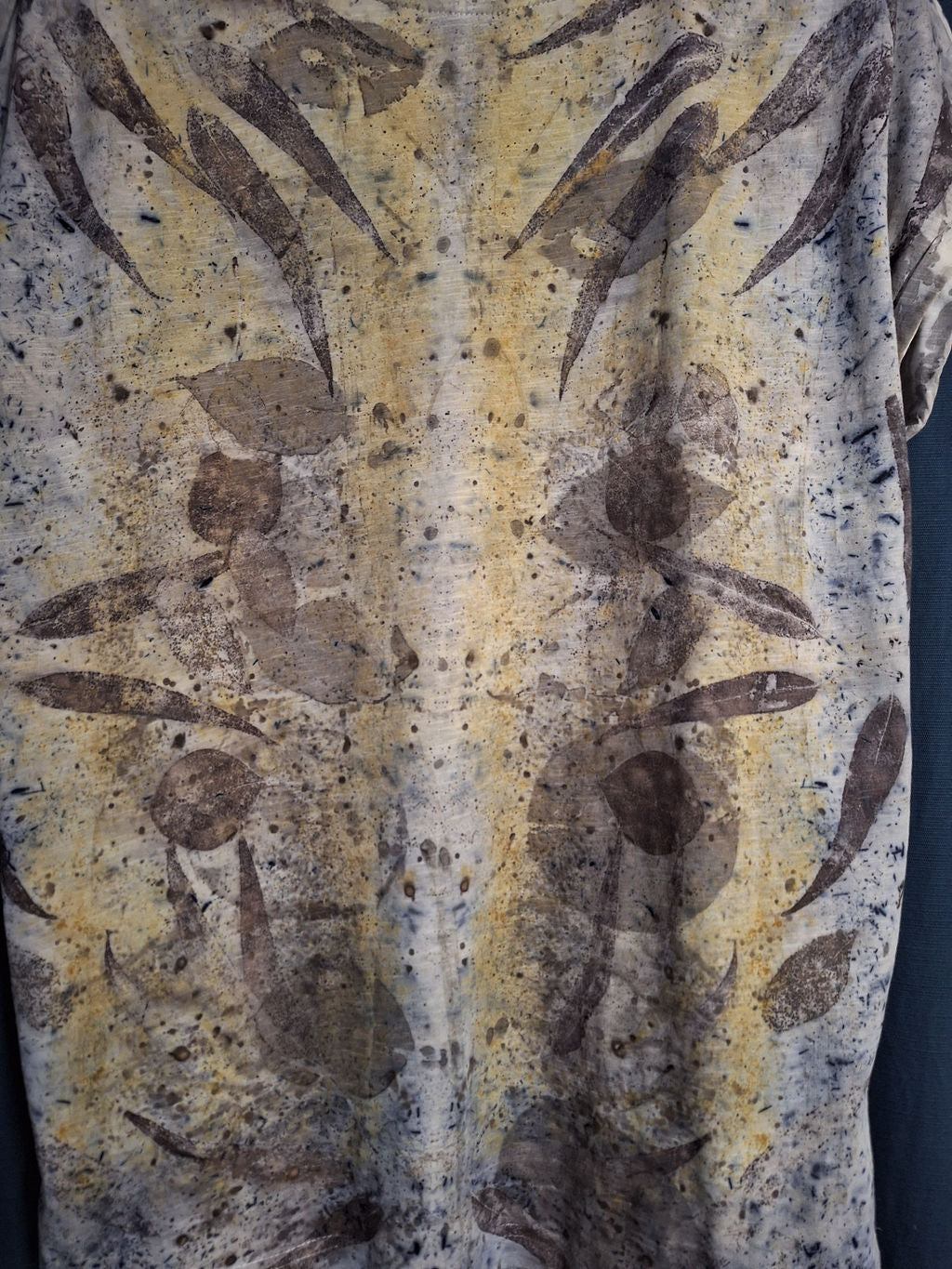 TANIN UNISEX – Tricou bumbac – piesă unicat ecoprint | perfectimperfect – detaliu 4
